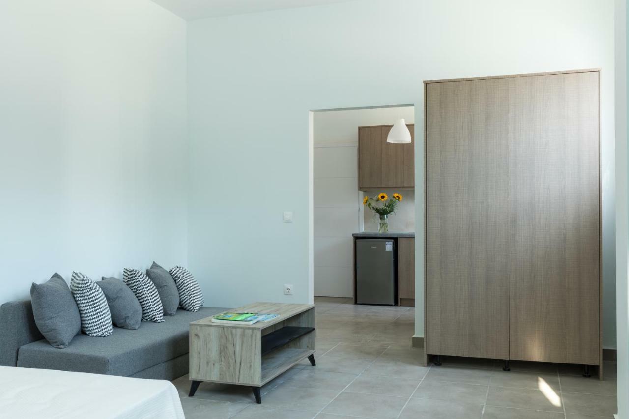 Local Hostel & Suites Potamos  Luaran gambar